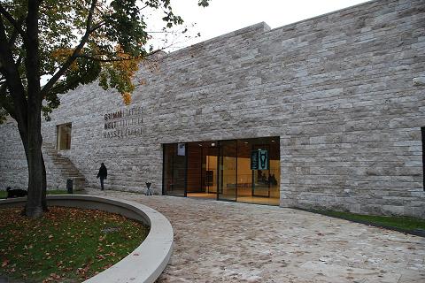 Grimmwelt Kassel Eingang xenonx3 cc 01 k